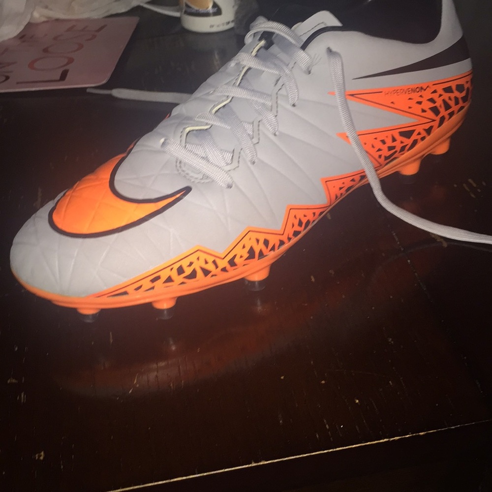 NIKE HYPERVENOMS